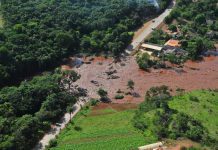 Chuva suspende buscas em Brumadinho por riscos aos bombeiros
