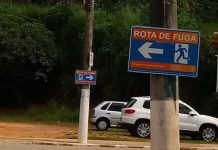 Vândalos alteram placas sobre rotas de fuga em São Gonçalo do Rio Abaixo