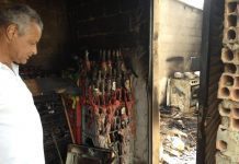 Casa pega fogo no Taquaril, em Betim, e padeiro perde tudo