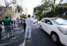 Uber x táxis: velha briga volta com novas regras prestes a serem votadas na capital