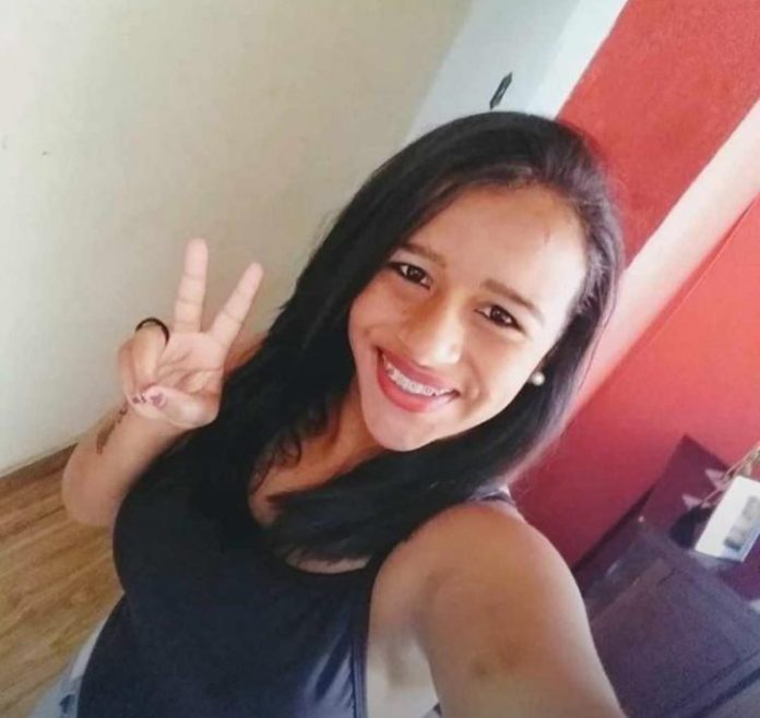 Beatriz Cristina, de 15 anos.