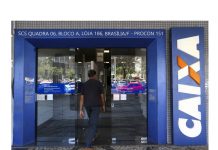Caixa paga auxílio emergencial para pessoas do Bolsa Família