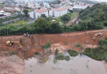 Famílias desalojadas por conta de barragem que transbordou em Betim voltam para casa