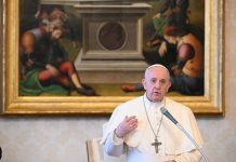 Papa Francisco consente com proibição de bênção a casais homossexuais