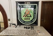 Três pessoas são presas e um adolescente apreendido por tráfico de drogas, em Betim
