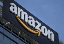 Em Betim, ex-funcionários do centro de distribuição da Amazon reclamam de demissão durante a madrugada