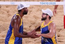 Tóquio: Evandro e Bruno Schmidt avançam às oitavas no vôlei de praia