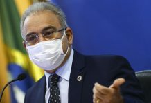 Vacinação de reforço contra covid-19 deve começar por idosos