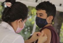 Covid-19: Adolescentes com 13 anos são vacinados nesta sexta-feira (1º/10), em Betim
