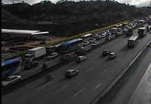 Obra na pista provoca congestionamento na BR-381