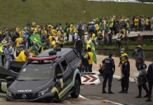 Moraes liberta mais 130 pessoas presas por atos golpistas de janeiro