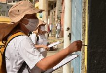 Mutirão contra a dengue é realizado no Parque Batismal, no bairro Vila das Flores