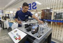 Candidatos selecionados no Trilhas de Futuro têm até o dia 2/1 para realizar a matrícula no curso técnico profissionalizante