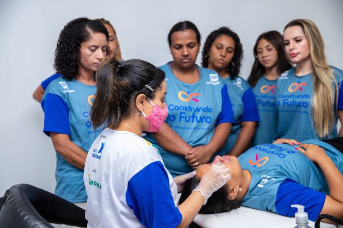 Curso-Desing-de-Sobrancelha