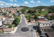 Prefeitura conclui construção de rotatória no bairro Vila das Flores